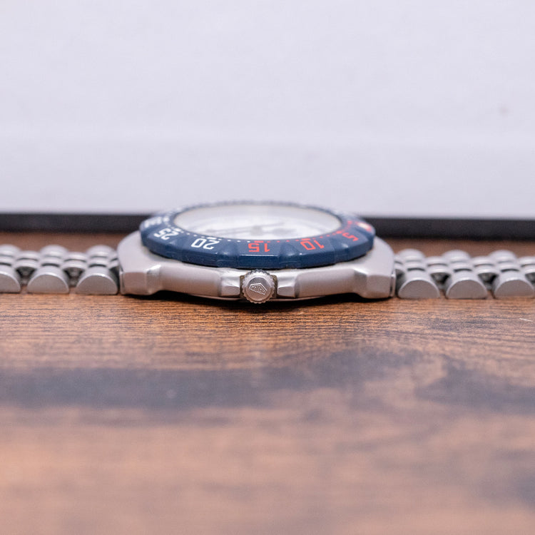 1990s TAG Heuer Professional Formula 1 White/Blue 35mm WA1219