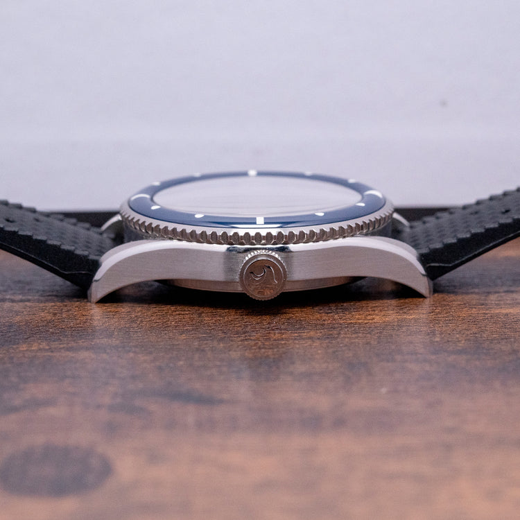 2023 Evant Tropic Diver 39 Royal Blue Automatic