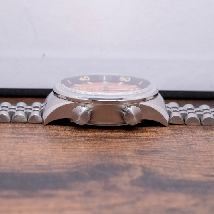 2025 Kuoe Sombrero 90-011 Salmon Linen Dial Compressor 38mm