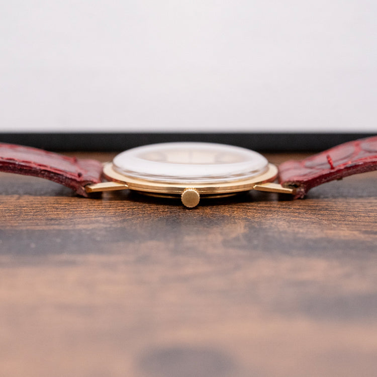 1970s Universal Genève 18ct Yellow Gold Manual 31mm 542101