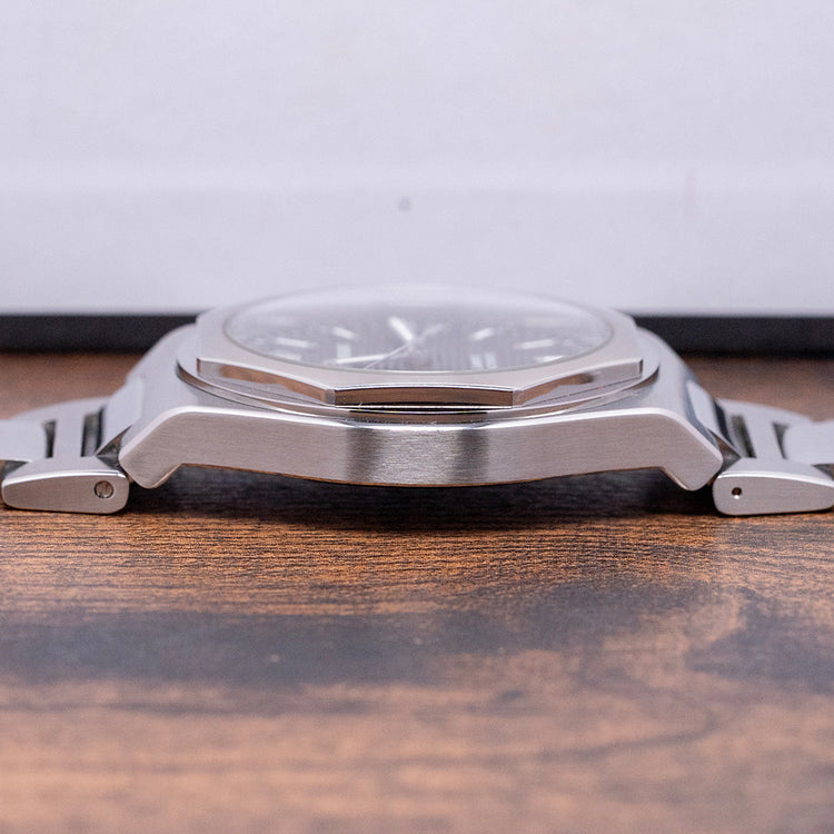 2022 Girard Perregaux Laureato 42mm Black 81010-11-634-11A