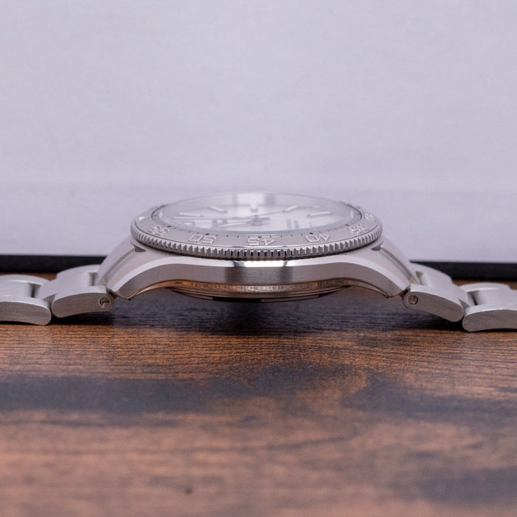 2024 Christopher Ward C60 Atoll 300 Shark White 40mm