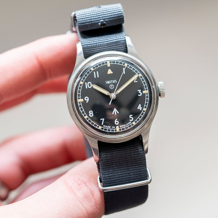 1968/69 Smiths W10 British Military Unsigned Civilian Model - vault