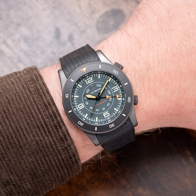 2022 Elliot Brown Beachmaster Nivo GMT Grey PVD 41mm