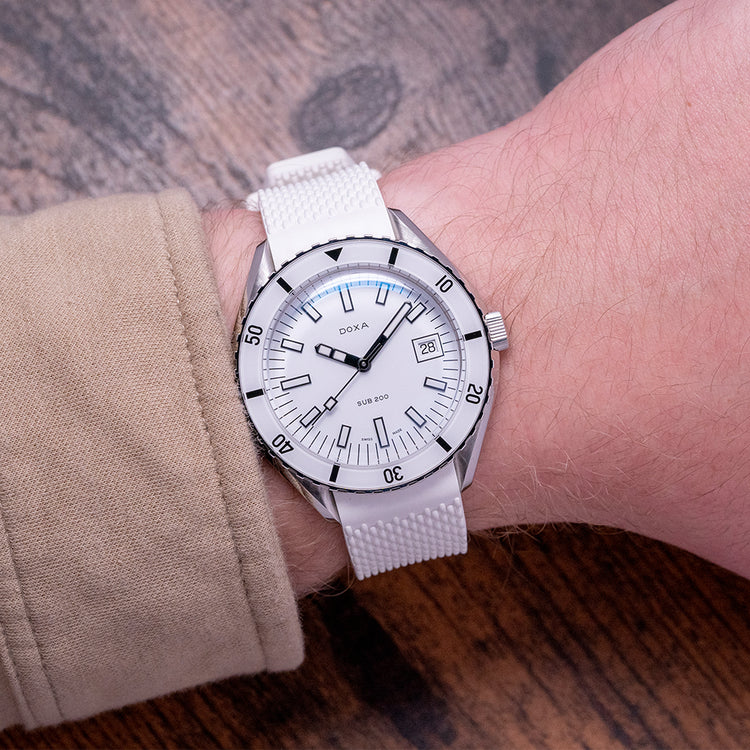 2021 Doxa Sub 200 White Pearl 42mm 799.10.011.23