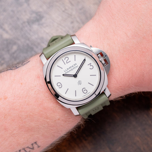 2025 Panerai Luminor Base Logo White 44mm PAM01087