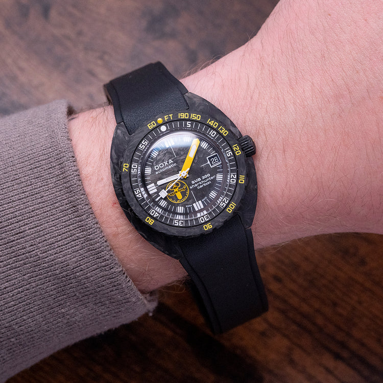 2022 Doxa SUB 300 Sharkhunter Carbon Aqua Lung Yellow