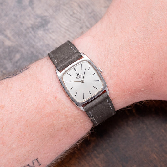 1967 Universal Geneve 'Tank' Manual 28x35mm 842114