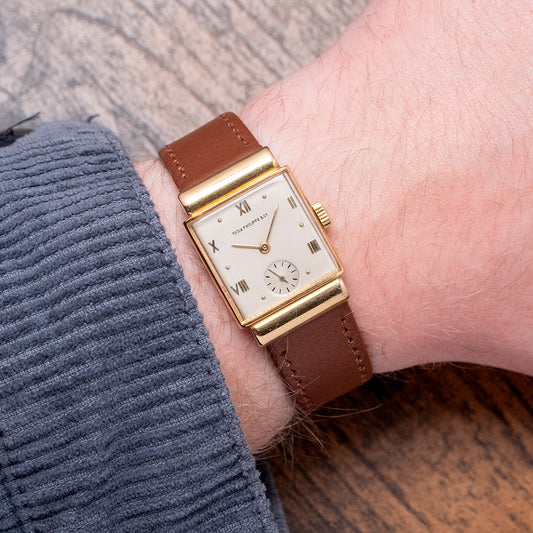 1940 Patek Philippe 18ct Gold Hooded Lugs Cal. 9"90 1438