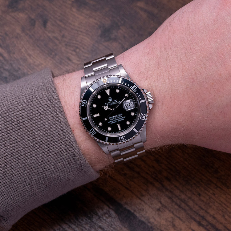 1995 Rolex Submariner Date 16610 Box & Papers
