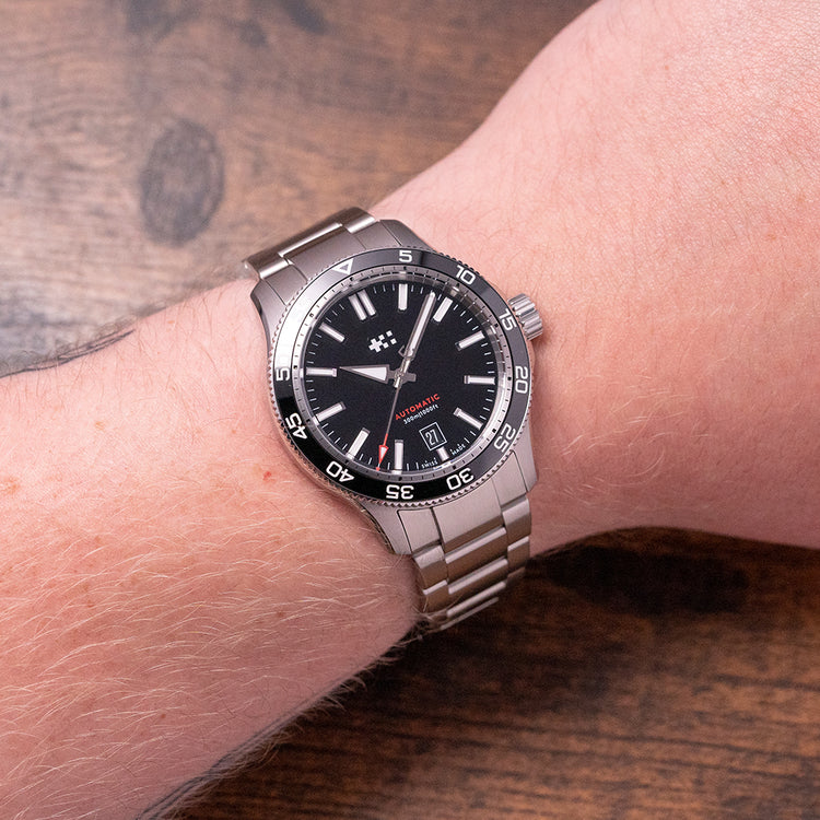 2022 Christopher Ward C60 Trident Pro 300 Black