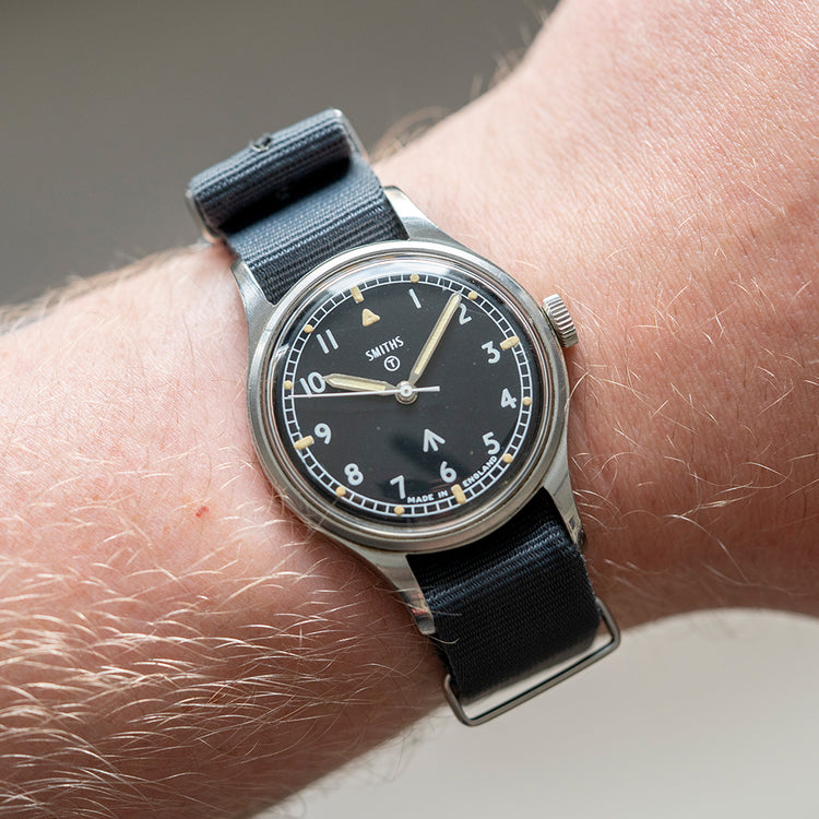 1968/69 Smiths W10 British Military Unsigned Civilian Model - vault