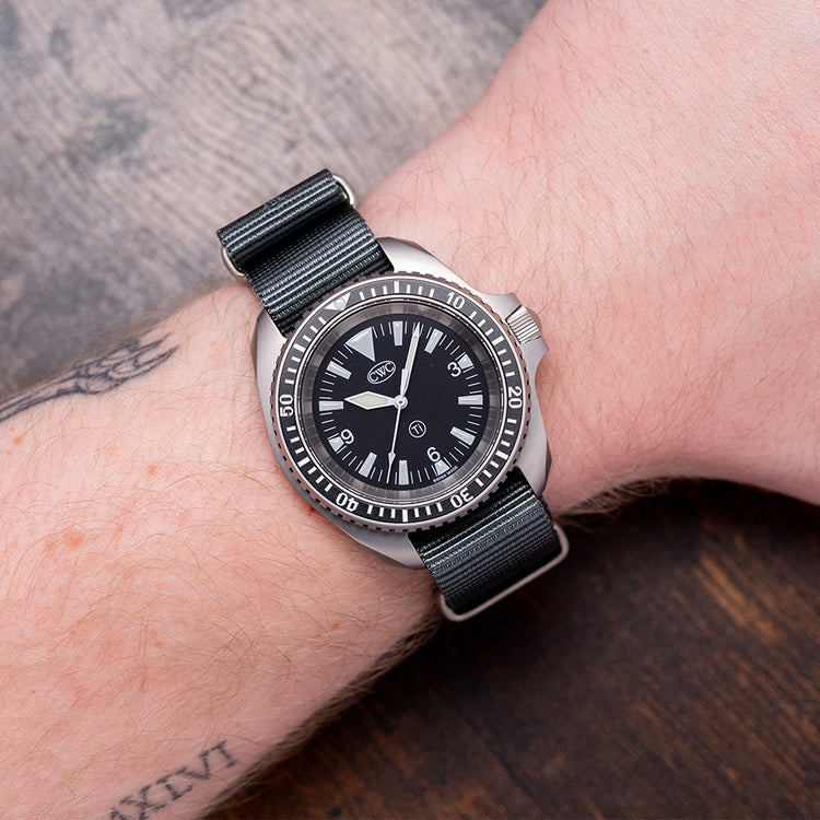 2025 CWC Ti300 Titanium Quartz Diver 41.5mm