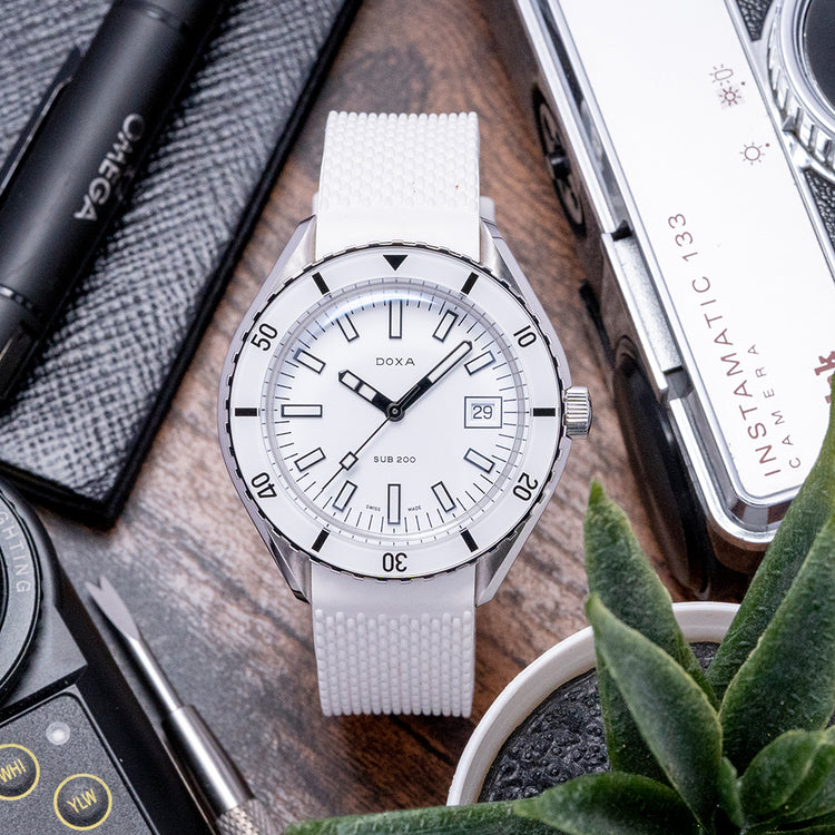 2021 Doxa Sub 200 White Pearl 42mm 799.10.011.23
