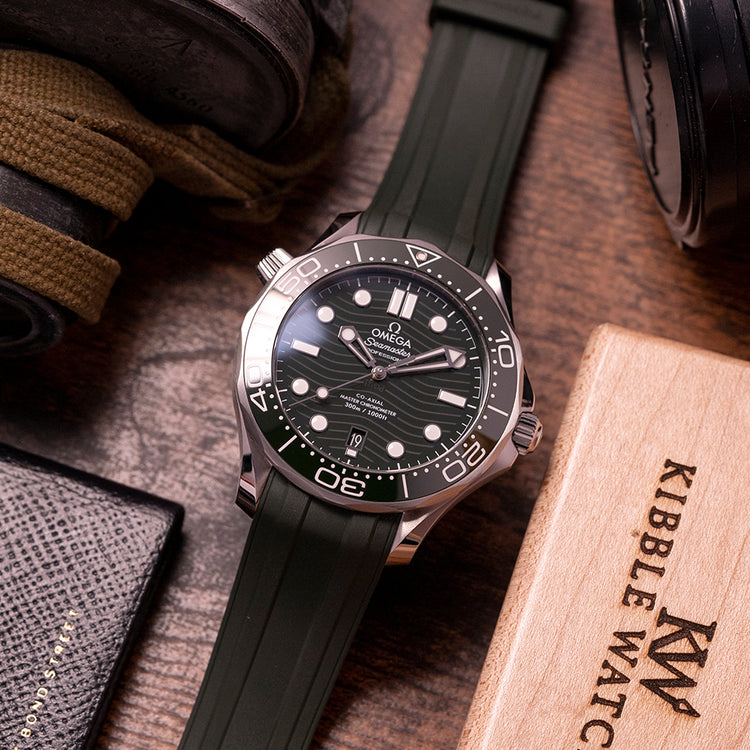 2022 Omega Seamaster 300M Co-Axial Green 210.32.42.20.10.001