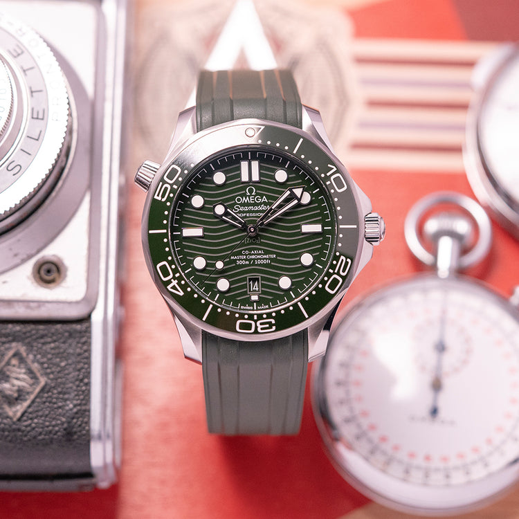 2022 Omega Seamaster 300M Co-Axial Green 210.32.42.20.10.001