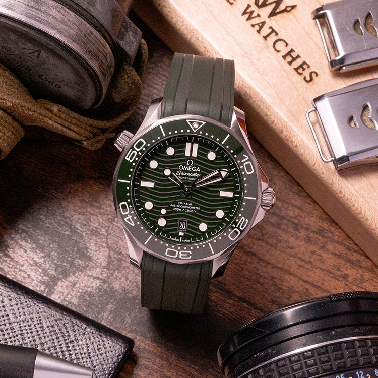 2022 Omega Seamaster 300M Co-Axial Green 210.32.42.20.10.001