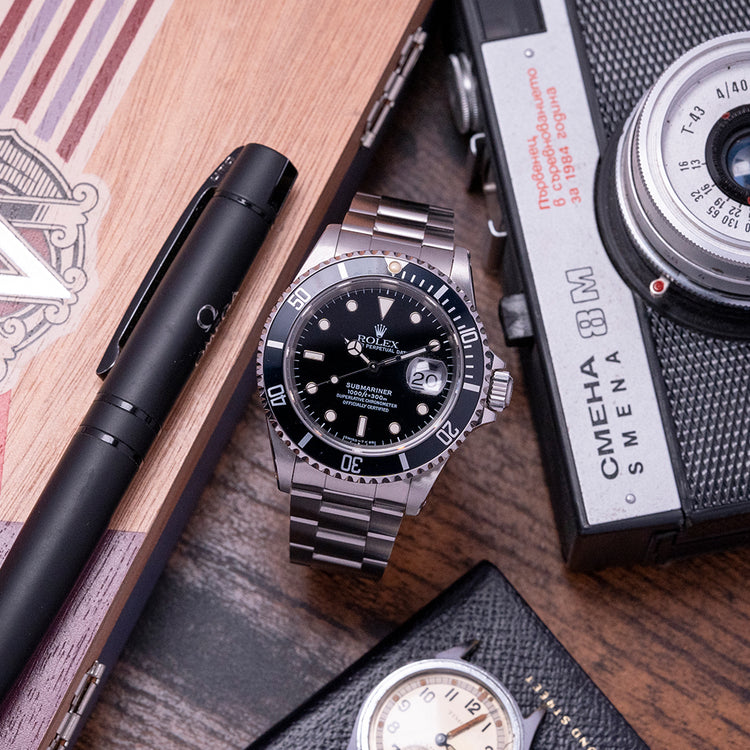 1995 Rolex Submariner Date 16610 Box & Papers