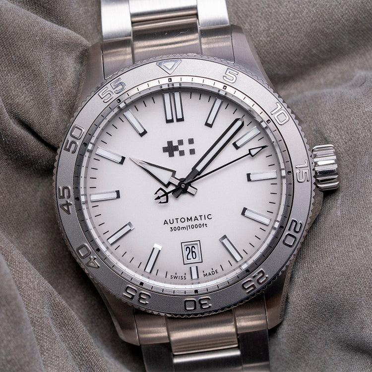 2024 Christopher Ward C60 Atoll 300 Shark White 40mm