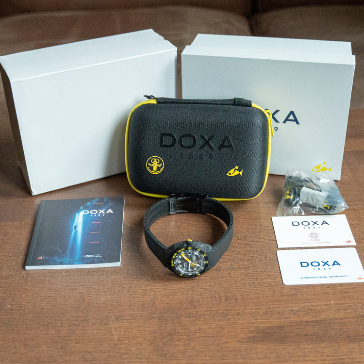 2022 Doxa SUB 300 Sharkhunter Carbon Aqua Lung Yellow