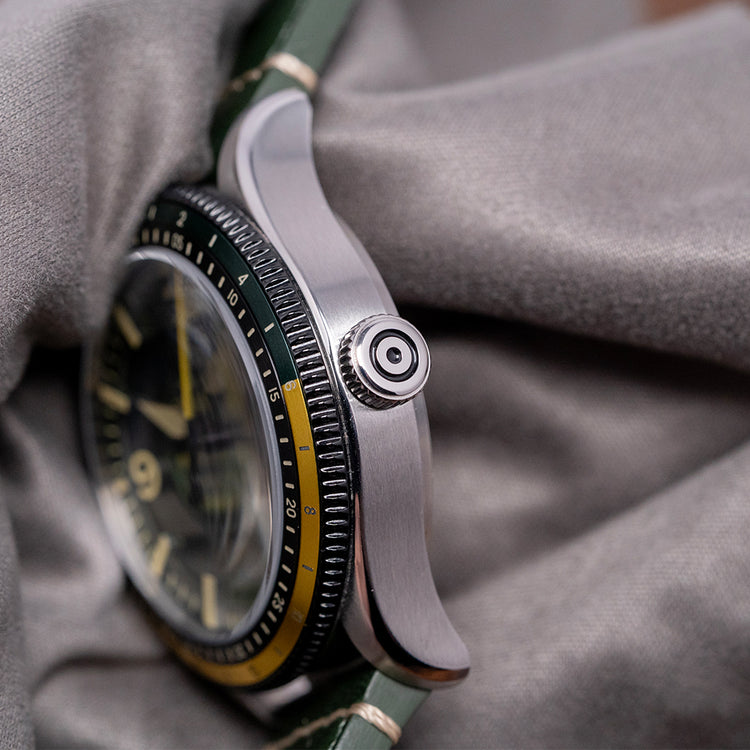 2025 AVI-8 Flyboy Airmaster GMT Fuselage Green 40mm