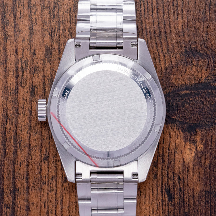 Stickered 2023 Maen Hudson 38 MK4 Heritage Honeycomb