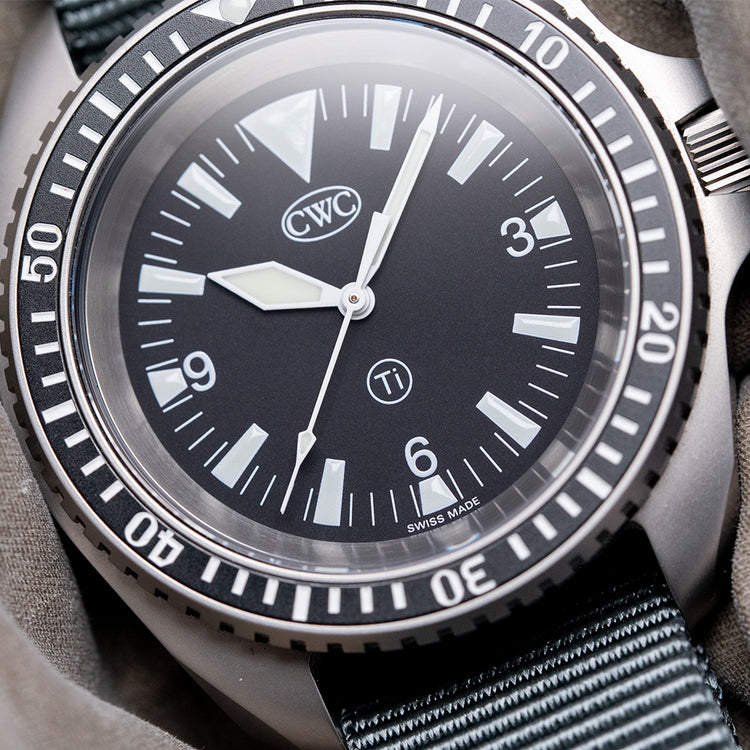 2025 CWC Ti300 Titanium Quartz Diver 41.5mm