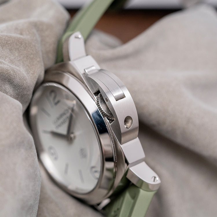 2025 Panerai Luminor Base Logo White 44mm PAM01087