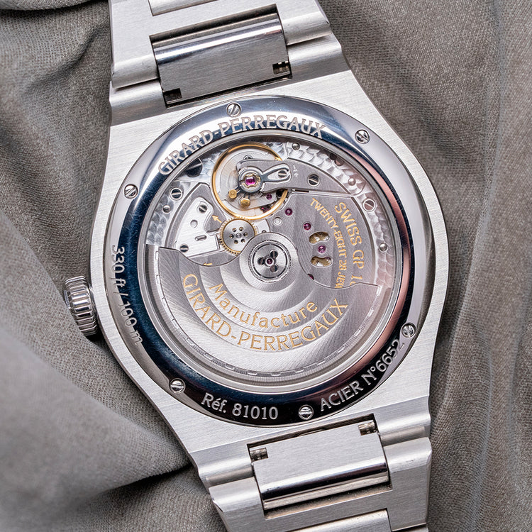 2022 Girard Perregaux Laureato 42mm Black 81010-11-634-11A