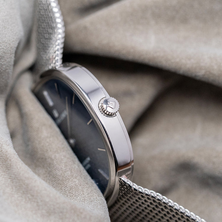 1970s Universal Geneve White Shadow Automatic Blue 866050