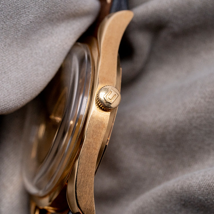 1956 Universal Geneve Polerouter Deluxe 18ct Gold 10357-1