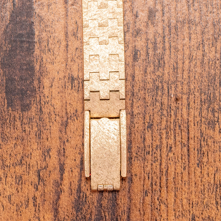 1970s Waltham "Incabloc 17" Bark Finish Bracelet 22.5mm