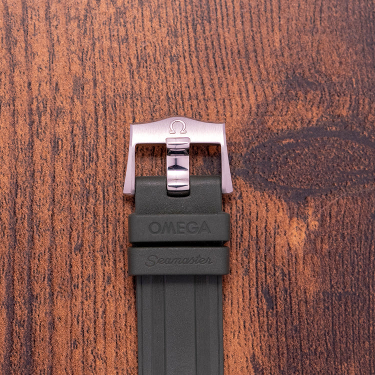 2022 Omega Seamaster 300M Co-Axial Green 210.32.42.20.10.001