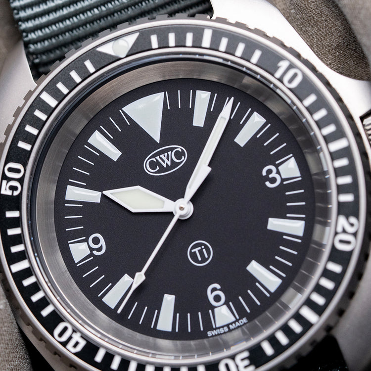 2025 CWC Ti300 Titanium Quartz Diver 41.5mm
