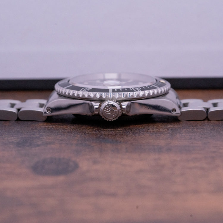 1995 Rolex Submariner Date 16610 Box & Papers