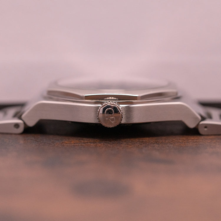 2018 Girard Perregaux Laureato 42 Blue Auto 81010-11-431-11A