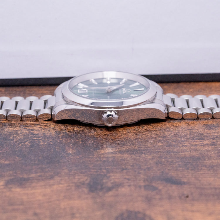 2023 Omega Aqua Terra Shades 38mm Bay Green 220.10.38.20.10.002