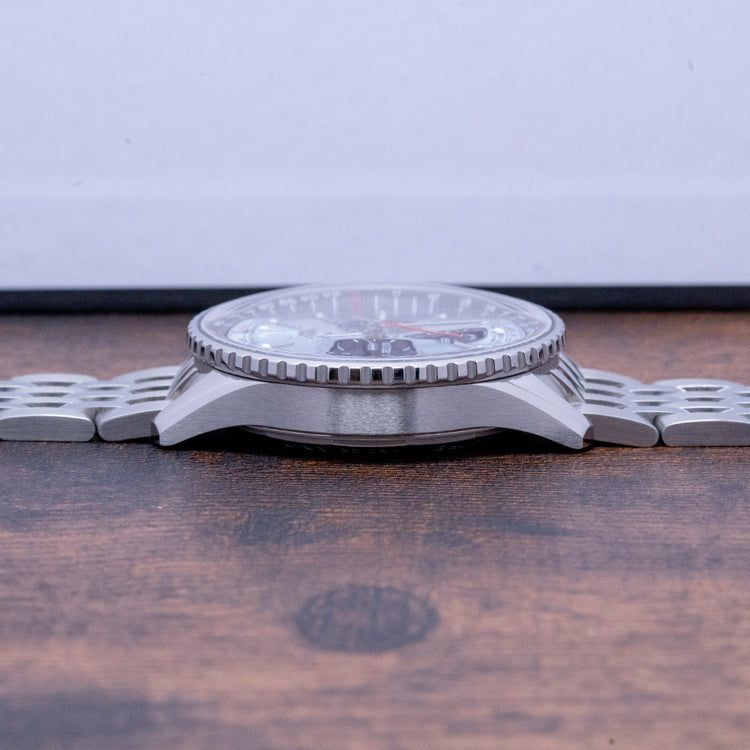 2022 Breitling Navitimer B01 43mm Ice Blue on Bracelet + Strap