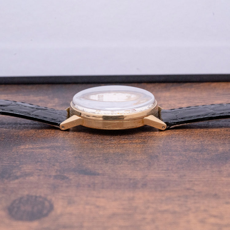 1940s Movado 18ct Yellow Gold Triple Date 4776 32mm