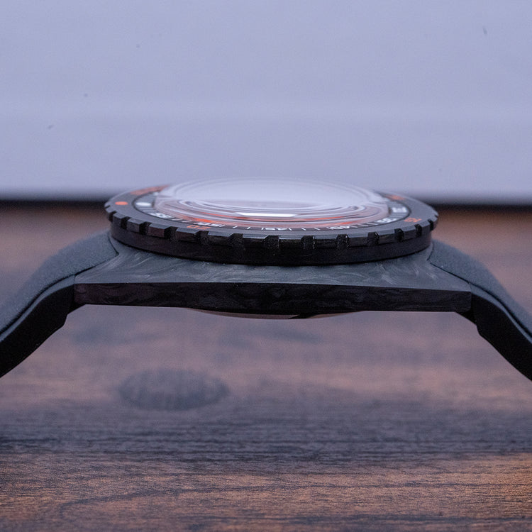 2021 DOXA Sub 300 Carbon Professional Orange 822.70.351.20