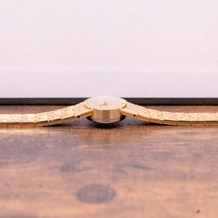 1970s Waltham "Incabloc 17" Bark Finish Bracelet 22.5mm