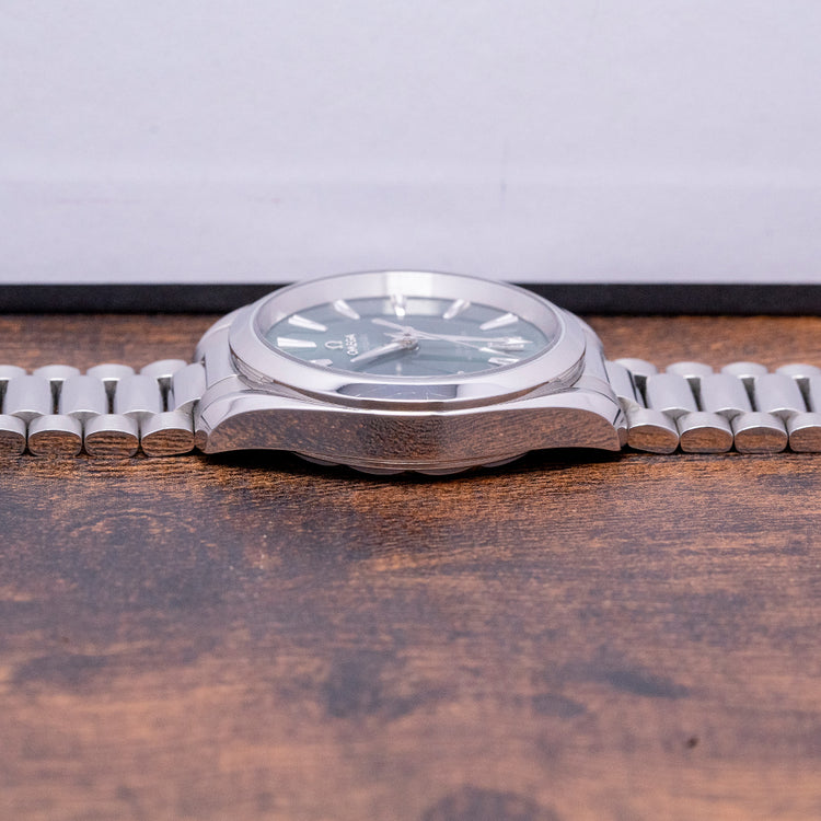 2023 Omega Aqua Terra Shades 38mm Bay Green 220.10.38.20.10.002