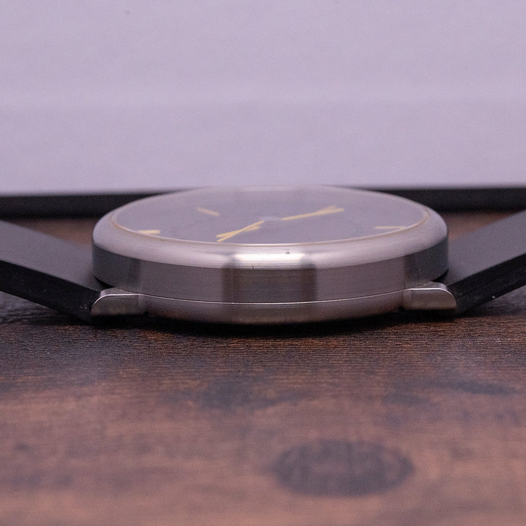 2011 Ochs Und Junior Date 42mm Titanium Pantone 4525