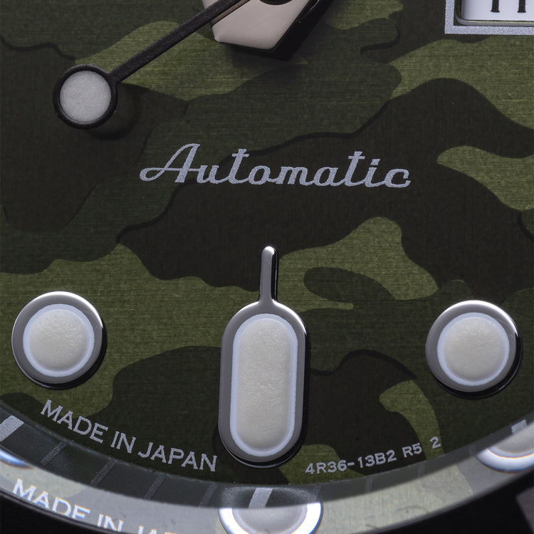 Unworn 2022 Seiko 5 Sports Green Camo Dial SRPJ37