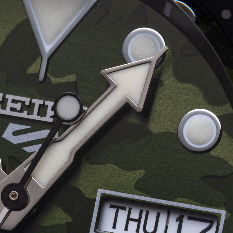 Unworn 2022 Seiko 5 Sports Green Camo Dial SRPJ37