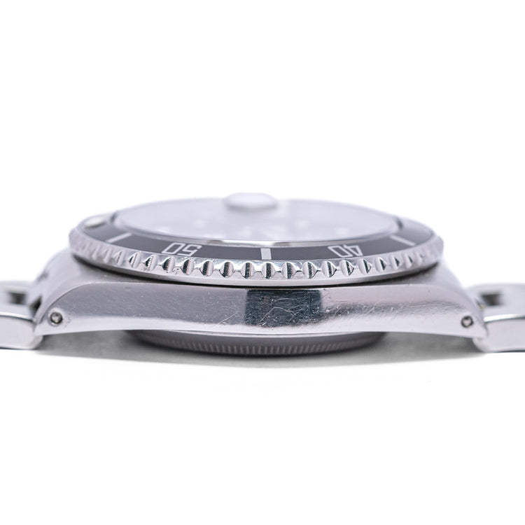 1990 Rolex Submariner Date 16610 Box & Papers + Rolex Service