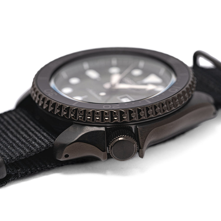 Unworn 2022 Seiko 5 Sports Green Camo Dial SRPJ37