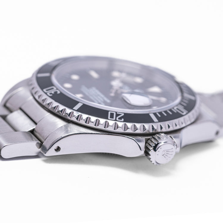 1990 Rolex Submariner Date 16610 Box & Papers + Rolex Service