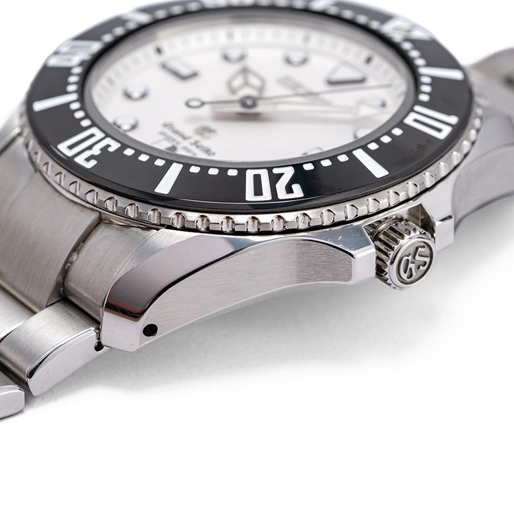 2017 Grand Seiko Quartz Diver SBGX115 on Bracelet