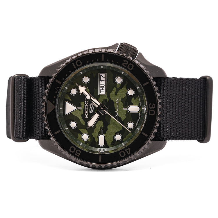 Unworn 2022 Seiko 5 Sports Green Camo Dial SRPJ37